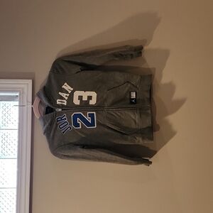 Boys sz 6 Jordan zip up hoodie